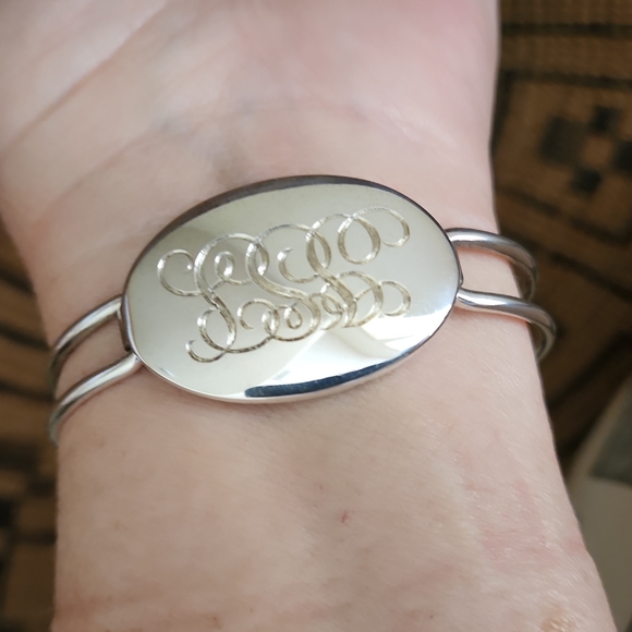 Beautiful Vintage Tiffany & Co. Sterling Bracelet in Original Pouch/Box - Picture 11 of 13